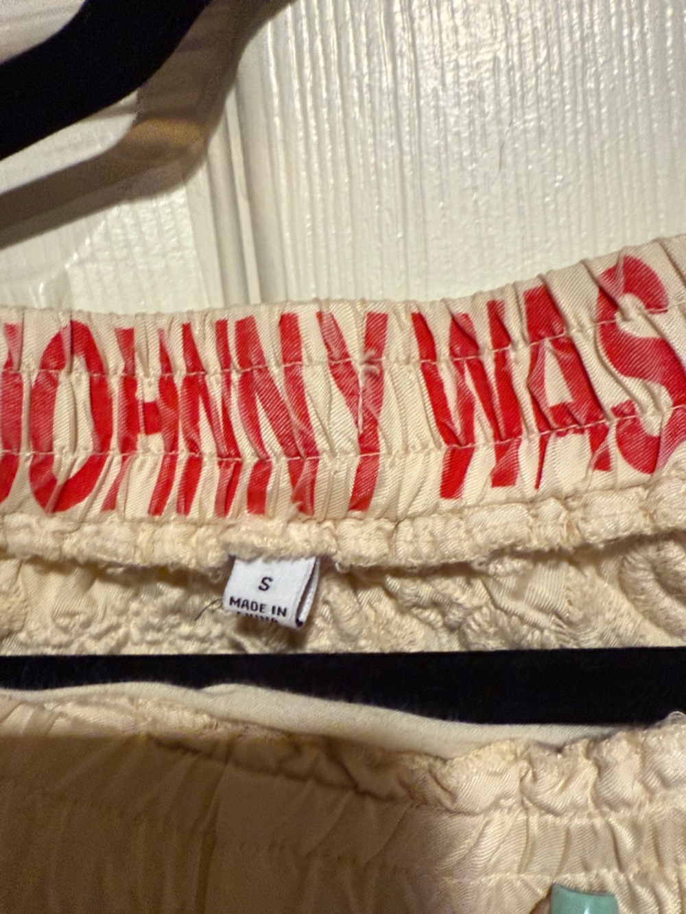 Johnny Was Cream Quilted Cargo Jogger Pants with Embroidered Floral Texture - Picture 3 of 4
